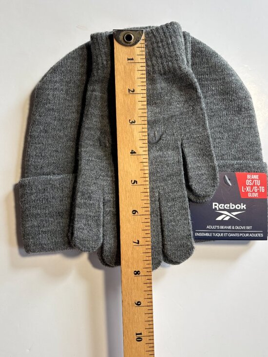 Reebok Dark Grey Knit Toque Hat and Glove Bundle New With Tags - Picture 2 of 6